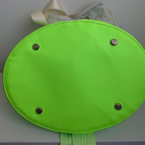 SOLD *Rare* Lululemon Rally Bag - Picture 14 of 14
